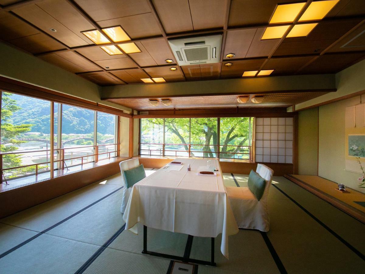 Iwakuni Kokusai Kanko Hotel Esterno foto