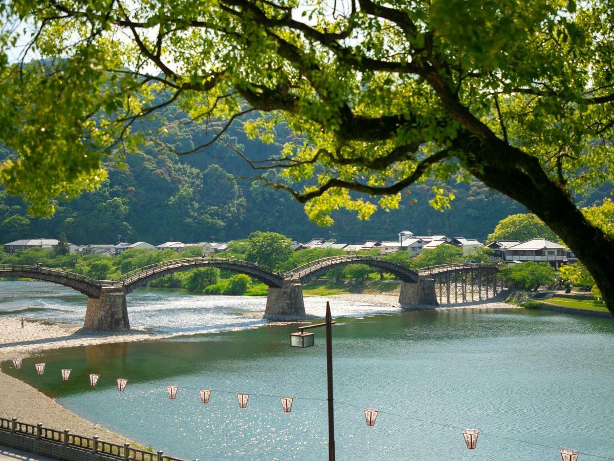 Iwakuni Kokusai Kanko Hotel Esterno foto
