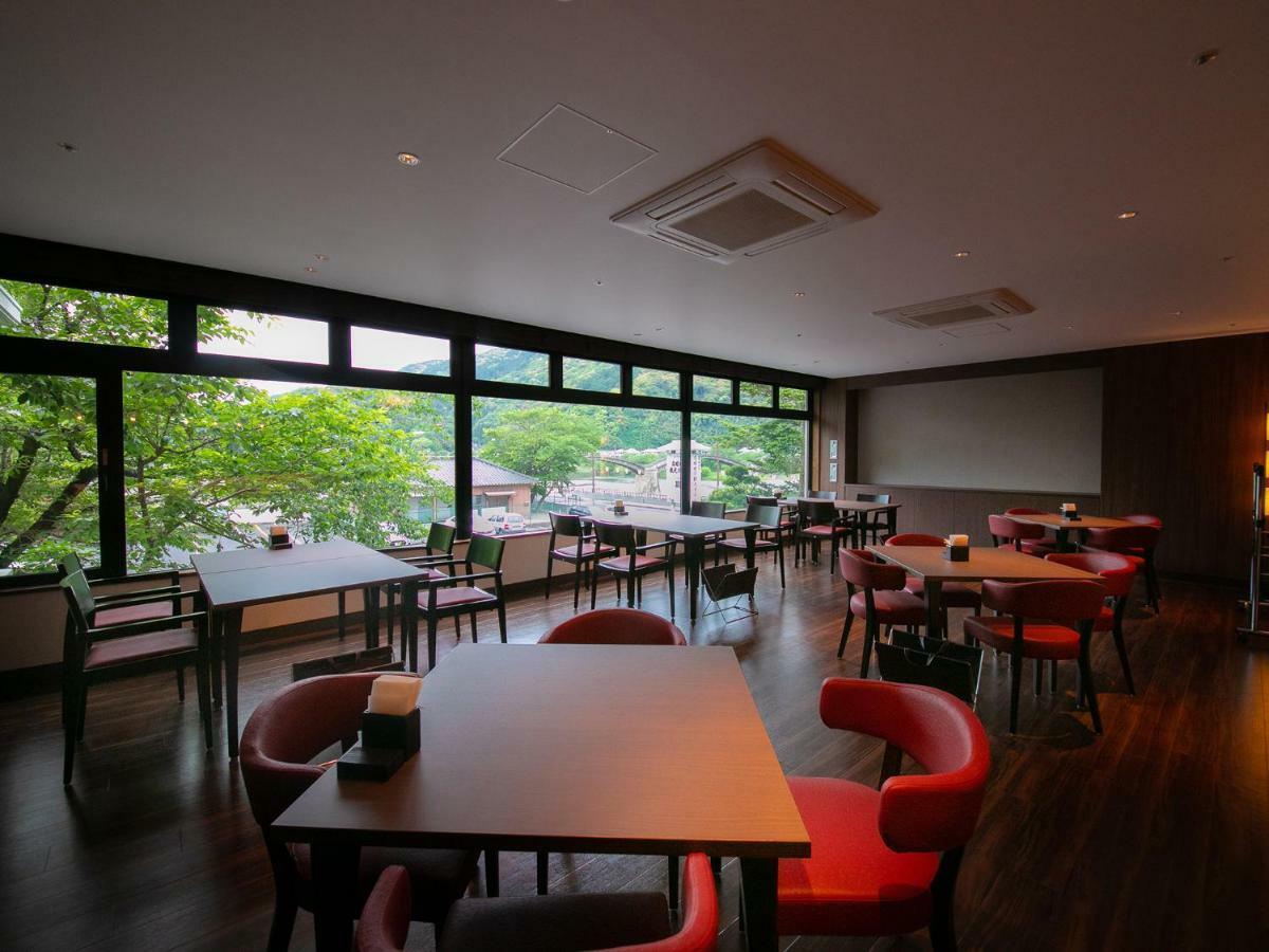 Iwakuni Kokusai Kanko Hotel Esterno foto
