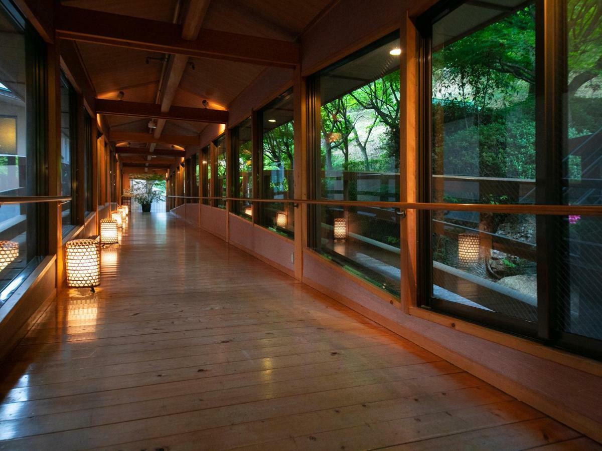 Iwakuni Kokusai Kanko Hotel Esterno foto