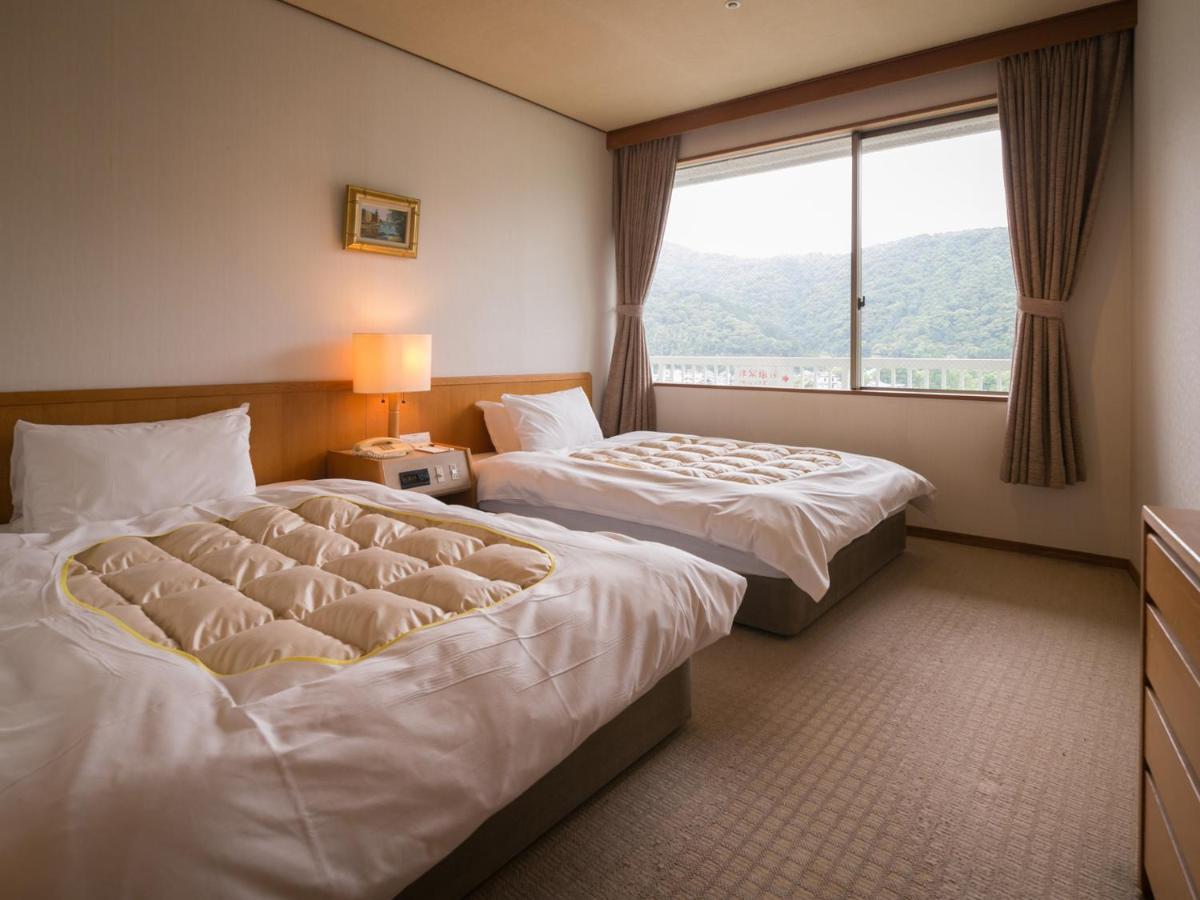 Iwakuni Kokusai Kanko Hotel Esterno foto