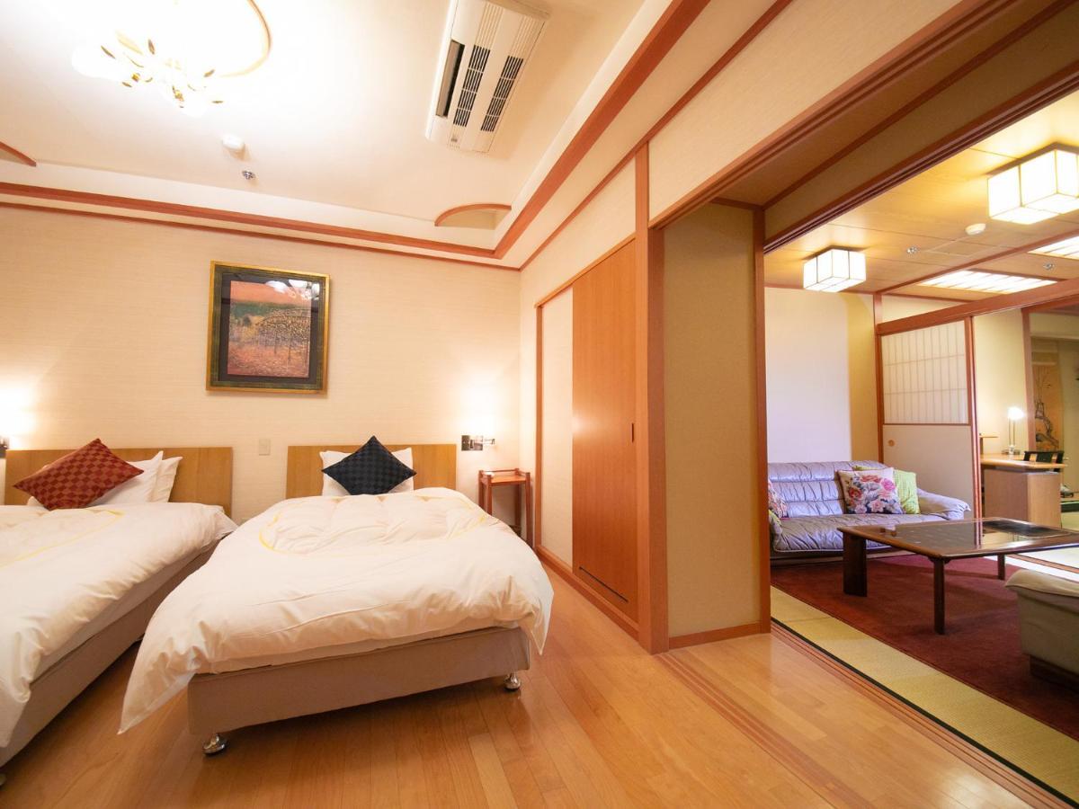 Iwakuni Kokusai Kanko Hotel Esterno foto