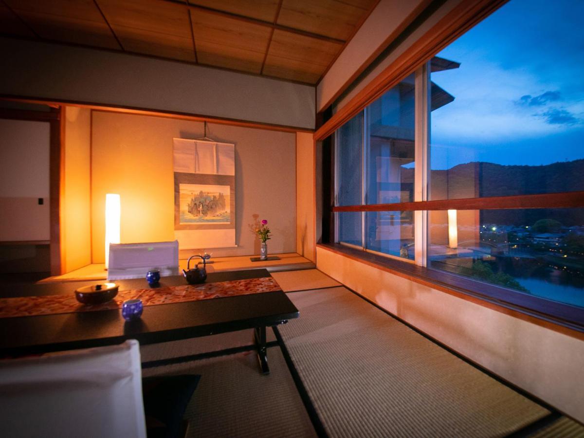 Iwakuni Kokusai Kanko Hotel Esterno foto